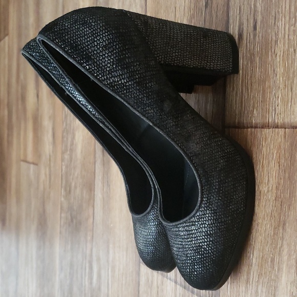 Isola Hayley Black Silver Metallic Soft Block Heel Woman Size 8.5 - Picture 1 of 9